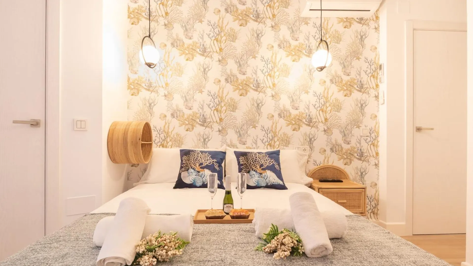 Estepona Downtown Near The Beach - Happy Rentals Apartment