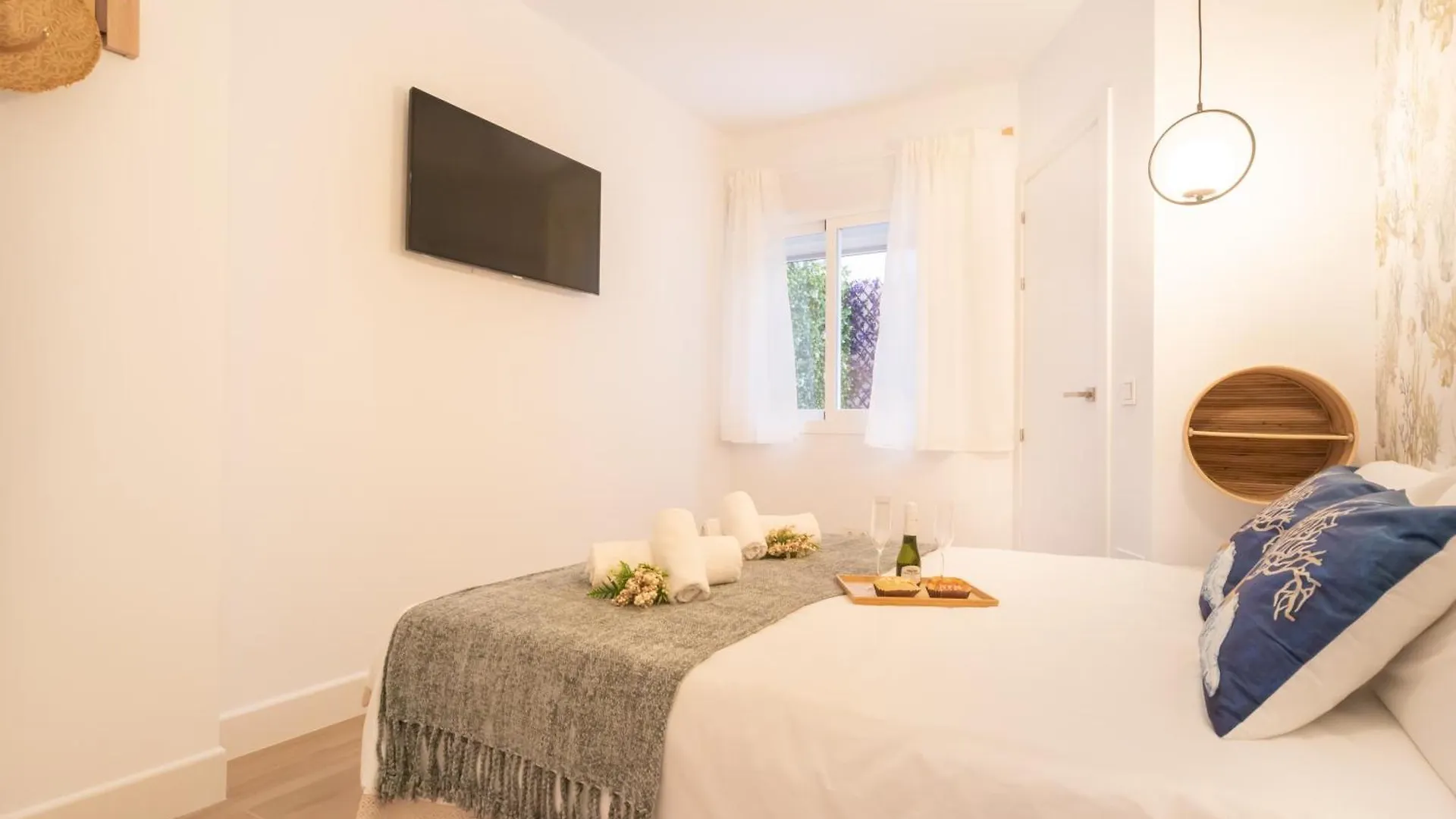 Apartment Estepona Downtown Near The Beach - Happy Rentals Spain