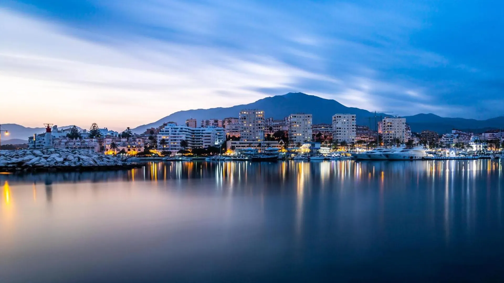 Apartment Estepona Downtown Near The Beach - Happy Rentals Spain